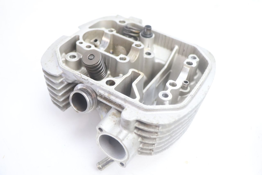 photo de REAR CYLINDER HEAD HONDA XLV VARADERO 125 (2007 - 2012) - Alternative angle