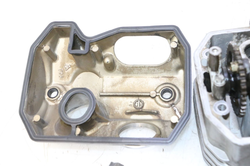 photo de REAR CYLINDER HEAD HONDA XRV AFRICA TWIN 750 (1990 - 1992) - Surface and material condition