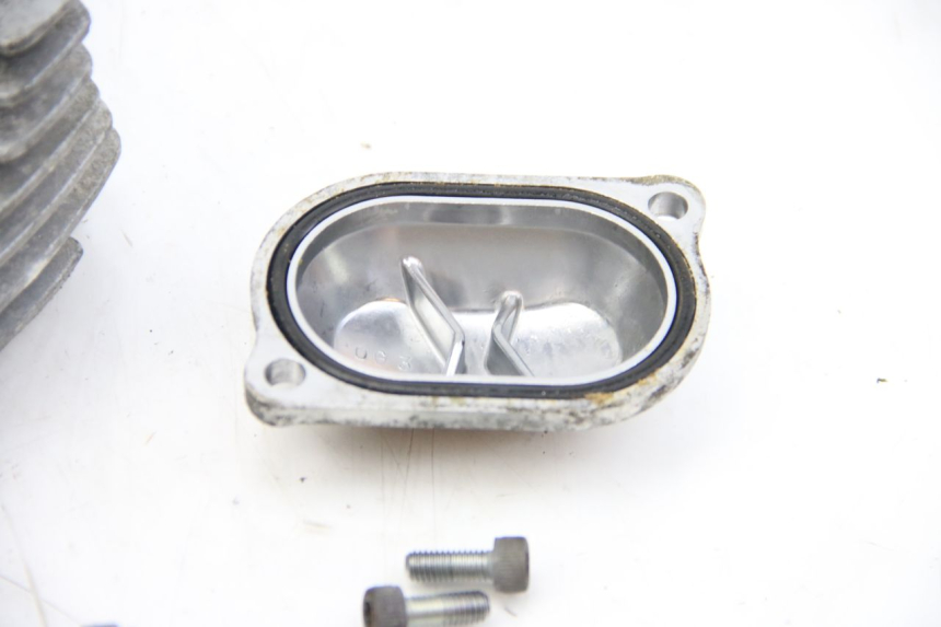 photo de REAR CYLINDER HEAD YAMAHA XV VIRAGO 750 (1984 - 1998) - Technical close-up