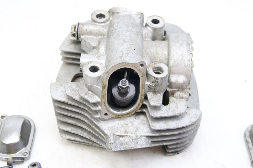 photo de REAR CYLINDER HEAD YAMAHA XV VIRAGO 750 (1984 - 1998) - Fixing points details