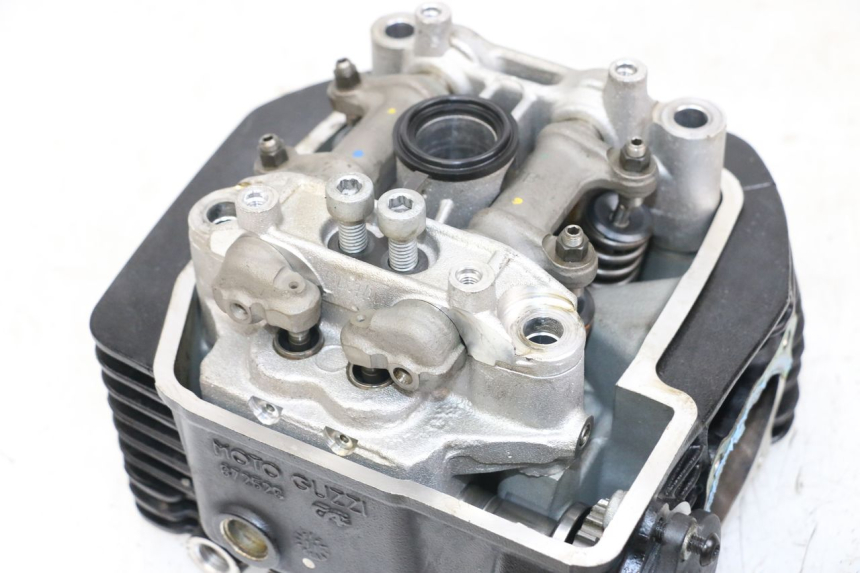 photo de FRONT CYLINDER HEAD MOTO GUZZI NORGE 8V GT 1200 (2011 - 2016) - Distinctive features