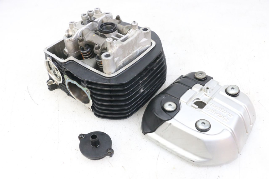 photo de FRONT CYLINDER HEAD MOTO GUZZI NORGE 8V GT 1200 (2011 - 2016) - Detailed visual inspection