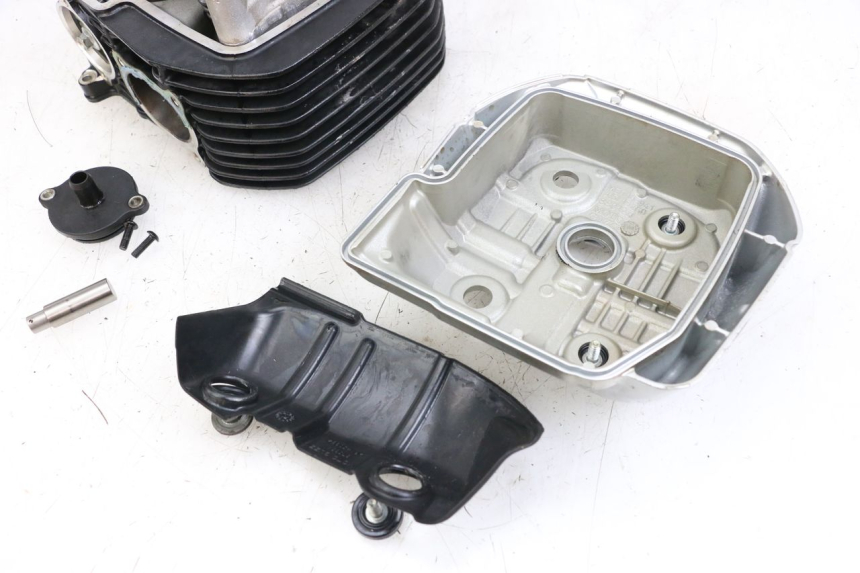 photo de FRONT CYLINDER HEAD MOTO GUZZI NORGE 8V GT 1200 (2011 - 2016) - Focus on structure