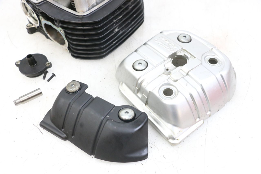 photo de FRONT CYLINDER HEAD MOTO GUZZI NORGE 8V GT 1200 (2011 - 2016) - Alternative angle