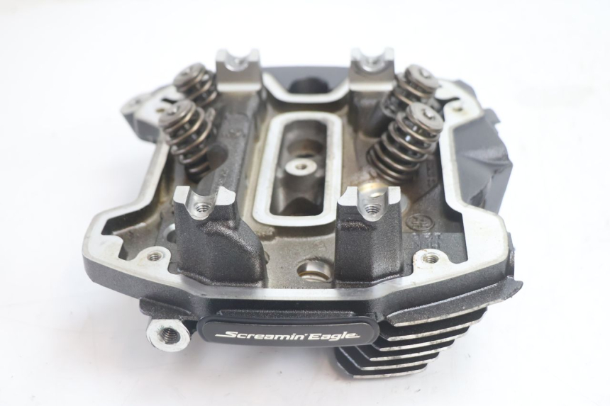 photo de FRONT CYLINDER HEAD HARLEY DAVIDSON ROAD GLIDE FLTRXSE 1920 (2018 - 2022) - Component detail
