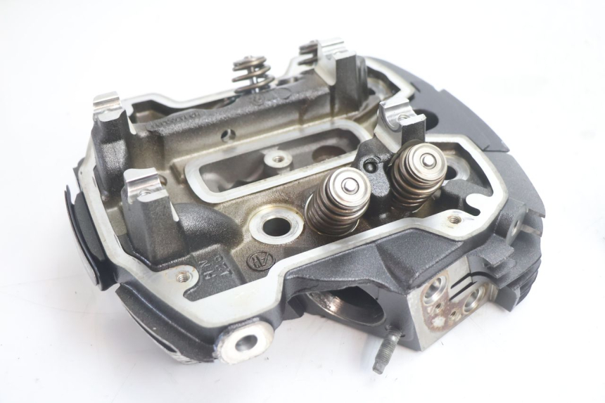 photo de FRONT CYLINDER HEAD HARLEY DAVIDSON ROAD GLIDE FLTRXSE 1920 (2018 - 2022) - Zoom on usage condition