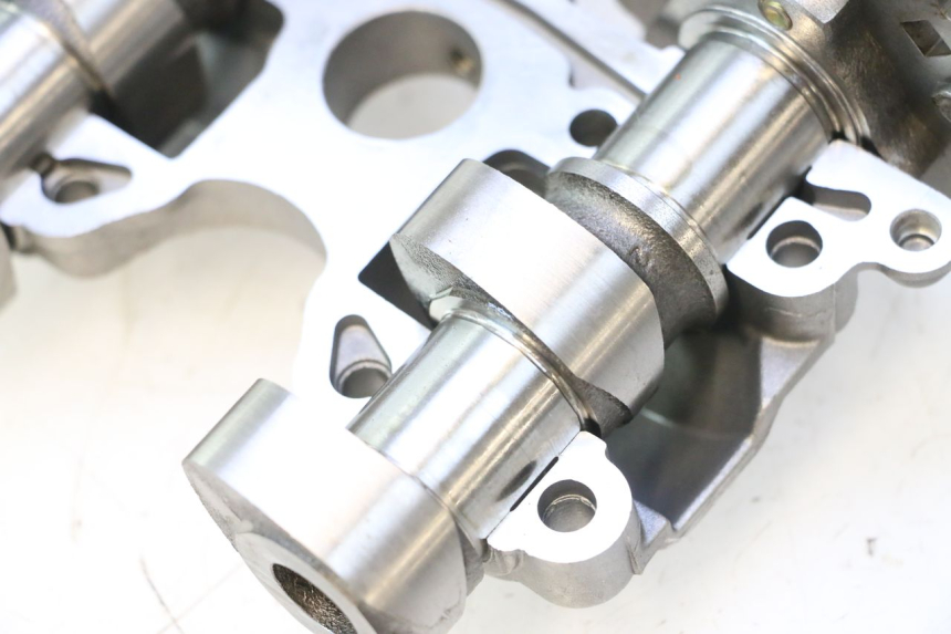 photo de FRONT CYLINDER HEAD CAN-AM SPYDER RS 1000 (2008 - 2012) - Focus on structure