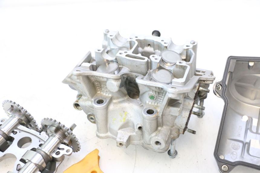 photo de FRONT CYLINDER HEAD CAN-AM SPYDER RS 1000 (2008 - 2012) - Fixing points details
