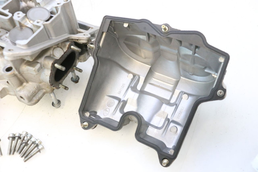 photo de FRONT CYLINDER HEAD CAN-AM SPYDER RS 1000 (2008 - 2012) - Markings and original references