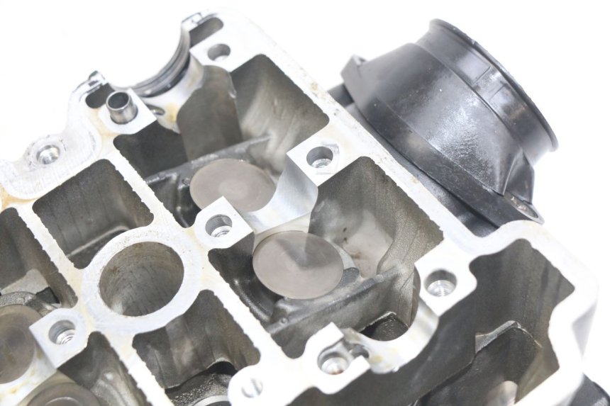 photo de FRONT CYLINDER HEAD SUZUKI SV N 650 (1999 - 2002) - Spare part profile view