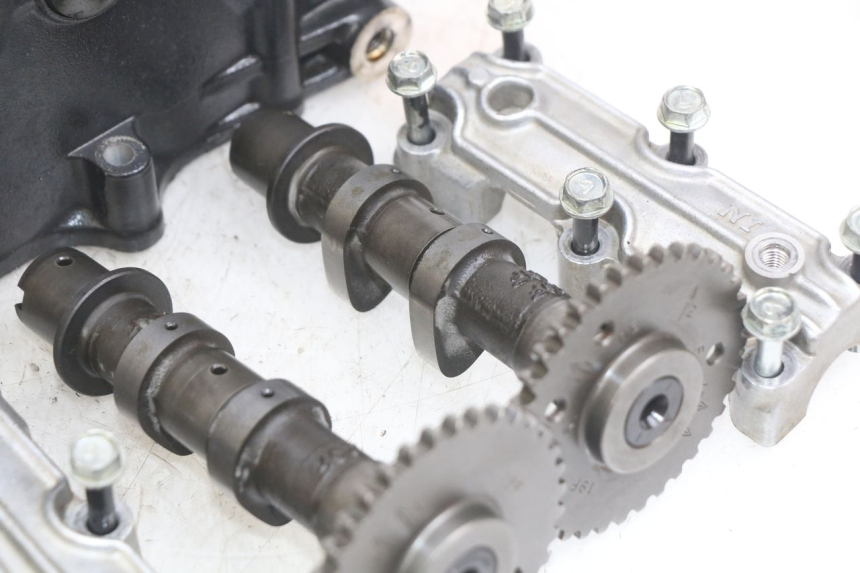 photo de FRONT CYLINDER HEAD SUZUKI SV N 650 (1999 - 2002) - Zoom on usage condition