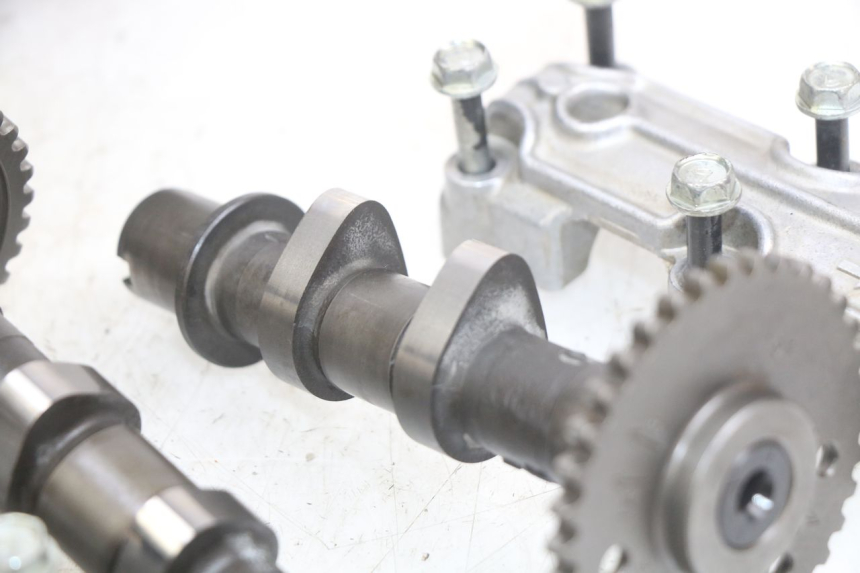 photo de FRONT CYLINDER HEAD SUZUKI SV N 650 (1999 - 2002) - High-resolution close-up
