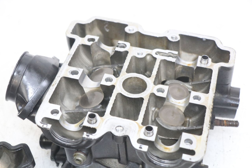 photo de FRONT CYLINDER HEAD SUZUKI SV N 650 (1999 - 2002) - Alternative angle