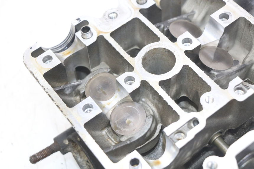 photo de FRONT CYLINDER HEAD SUZUKI SV N 650 (1999 - 2002) - Spare part profile view