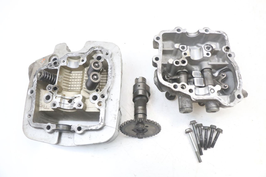 photo de FRONT CYLINDER HEAD SUZUKI VL INTRUDER 125 (2004 - 2007) - Component detail