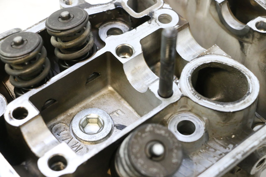 photo de FRONT CYLINDER HEAD HONDA XRV AFRICA TWIN 750 (1990 - 1992) - Component zoom