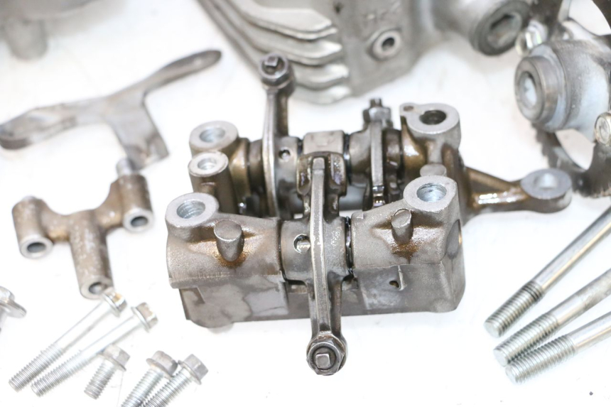 photo de FRONT CYLINDER HEAD HONDA XRV AFRICA TWIN 750 (1990 - 1992) - Alternative angle