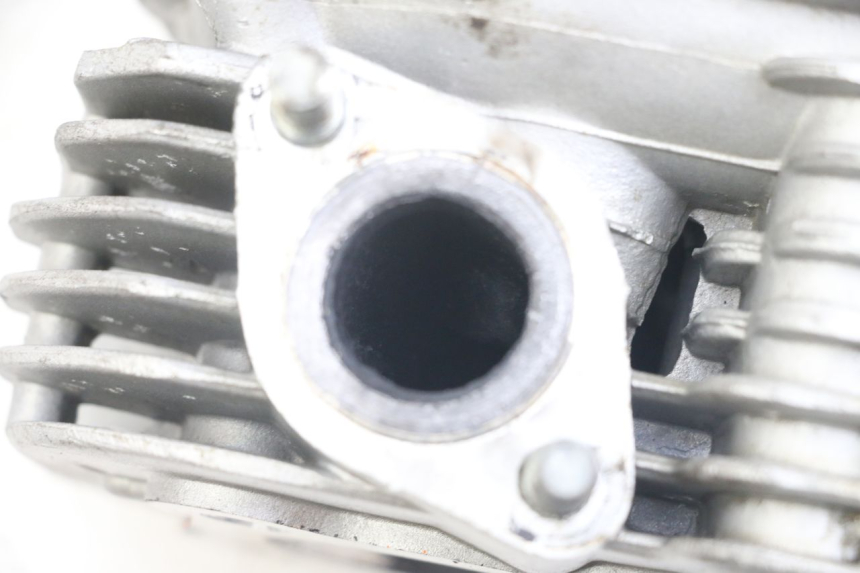 photo de CYLINDER HEAD JONWAY AZTRAL 125 (2008 - 2017) - Alternative perspective