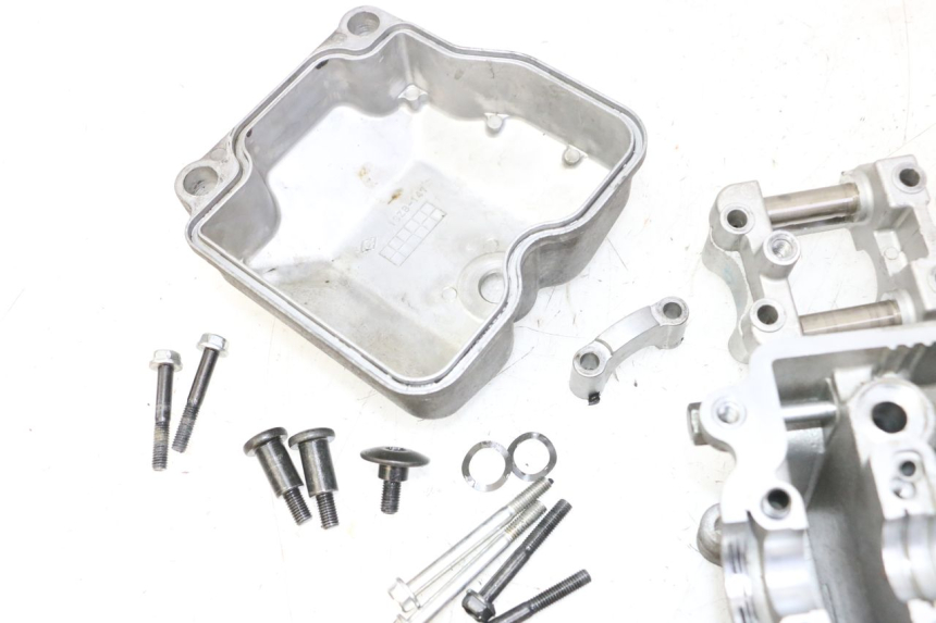 photo de CYLINDER HEAD SUZUKI BURGMAN 125 (2007 - 2014) - High-resolution close-up