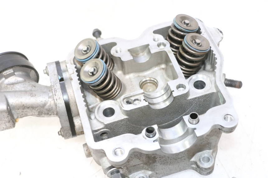 photo de CYLINDER HEAD SUZUKI BURGMAN 125 (2007 - 2014) - High-resolution close-up