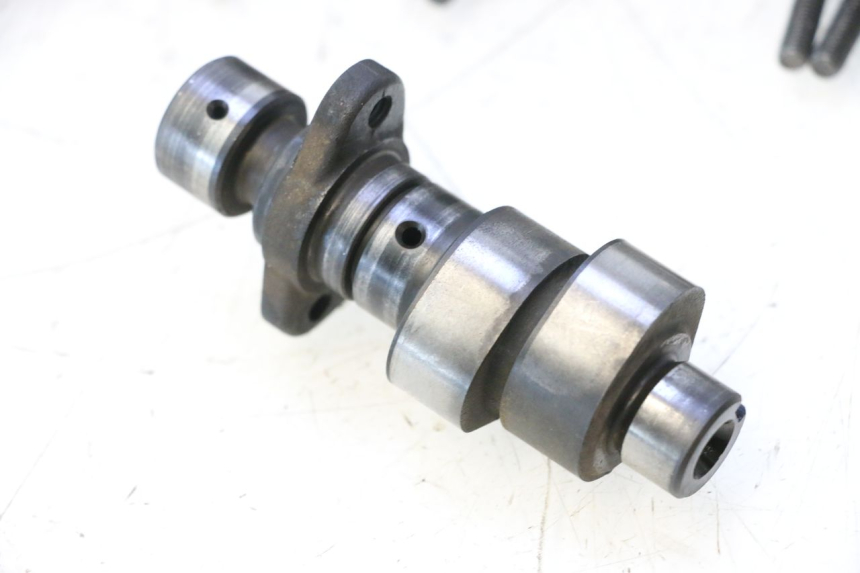 photo de CYLINDER HEAD SUZUKI BURGMAN 125 (2007 - 2014) - Technical close-up