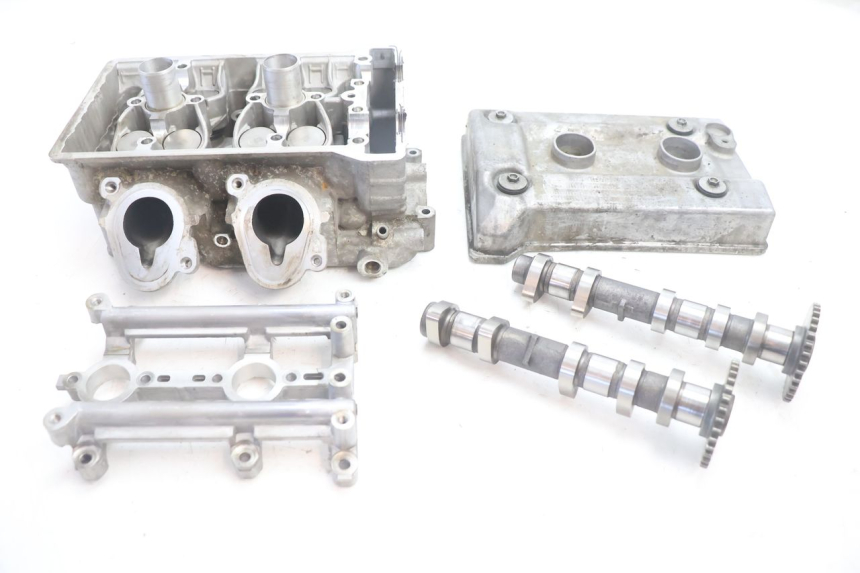 photo de CYLINDER HEAD BMW C SPORT 650 (2015 - 2021) - High-resolution close-up