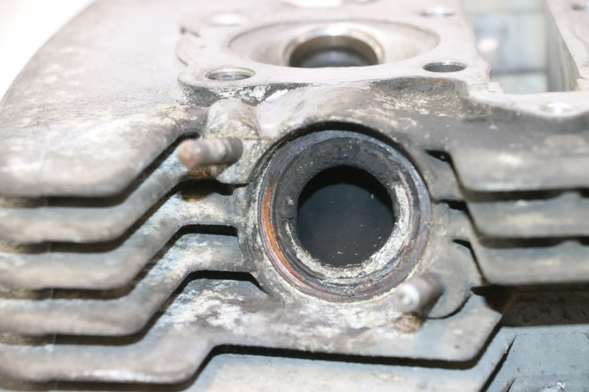 photo de CYLINDER HEAD HONDA CB TWO FIFTY 250 (1991 - 2002) - Distinctive features