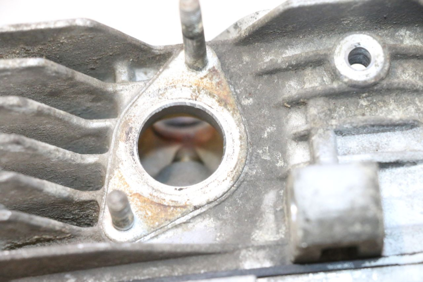 photo de CYLINDER HEAD HONDA CB TWO FIFTY 250 (1991 - 2002) - High-resolution close-up