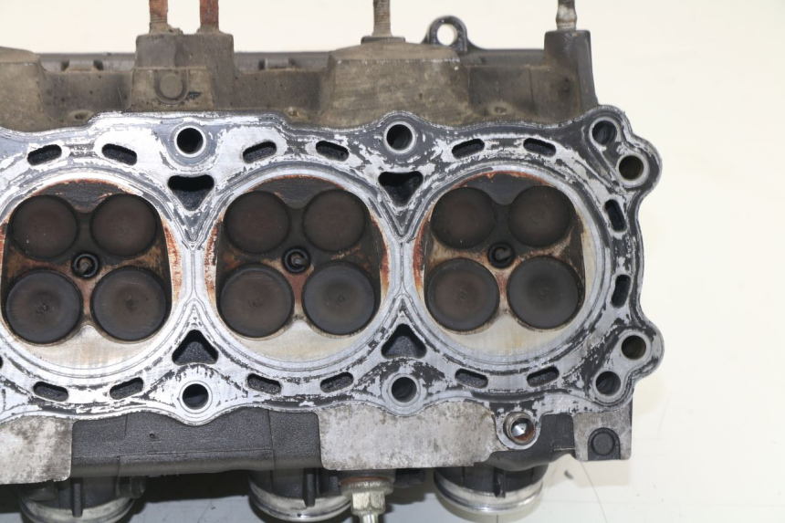 photo de CYLINDER HEAD HONDA CBF N 600 (2004 - 2007) - Zoom on usage condition