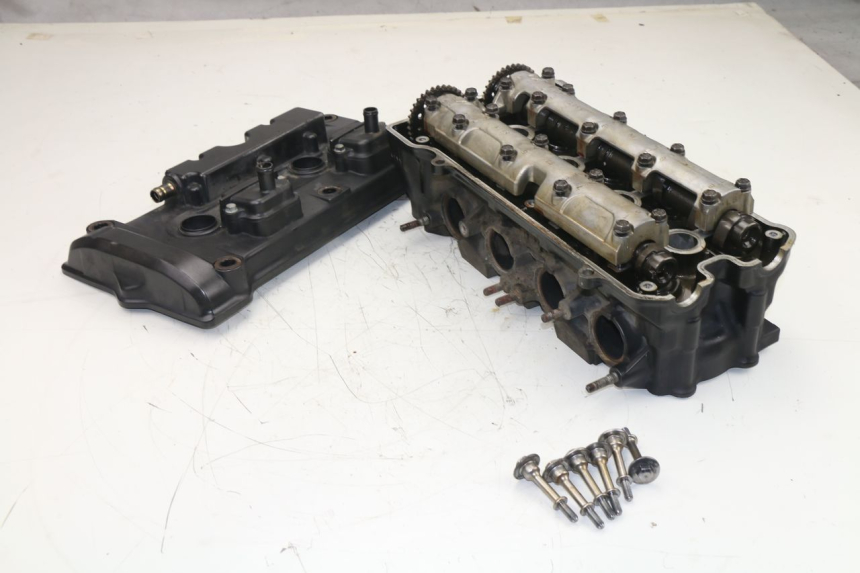 photo de CYLINDER HEAD HONDA CBF N 600 (2004 - 2007) - Product overview