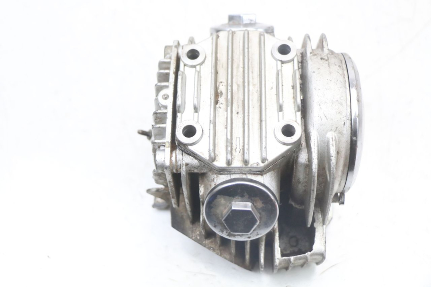 photo de CYLINDER HEAD LONCIN DIRT BIKE 125 - Zoom on usage condition