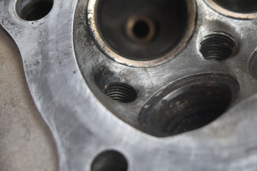 photo de CYLINDER HEAD SUZUKI DR S 600 (1985 - 1989) - Used quality zoom