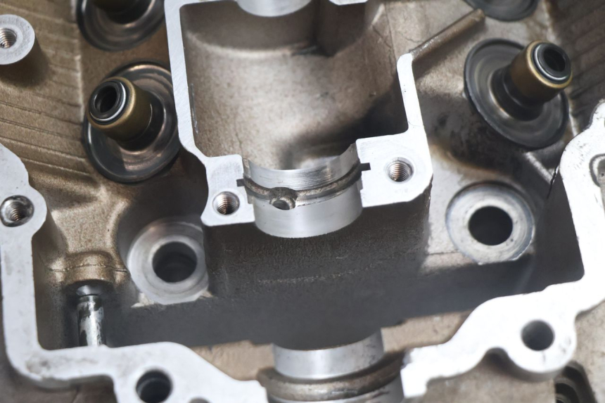 photo de CYLINDER HEAD SUZUKI DR S 600 (1985 - 1989) - Zoom on usage condition