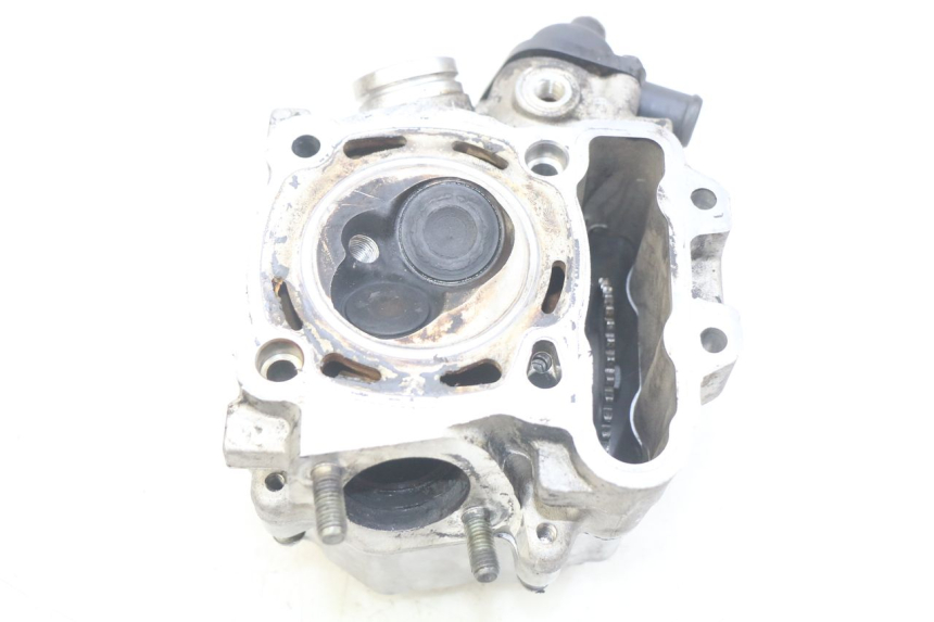 photo de CYLINDER HEAD PEUGEOT ELYSEO 125 (1999 - 2004) - Alternative perspective