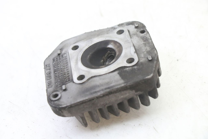 photo de CYLINDER HEAD PEUGEOT ELYSTAR 50 (2002 - 2014) - Fixing points details