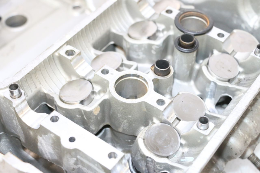 photo de CYLINDER HEAD KAWASAKI ER-6 ER6 N 650 (2005 - 2009) - Fixing points details