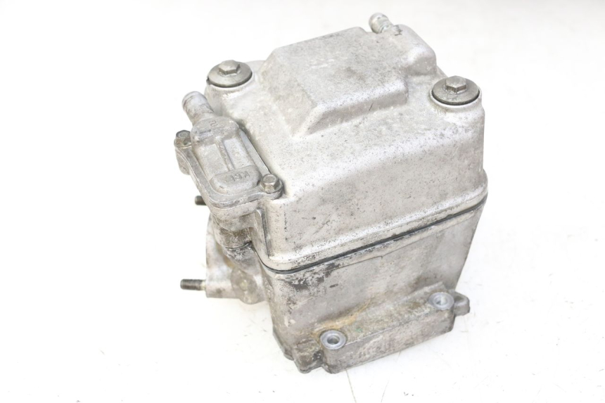 photo de Cylinder head HONDA FES S-WING SWING ABS 125 (2007 - 2015) - Technical close-up