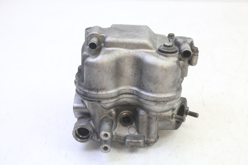 photo de Cylinder head HONDA FES S-WING SWING ABS 125 (2007 - 2015) - Distinctive features