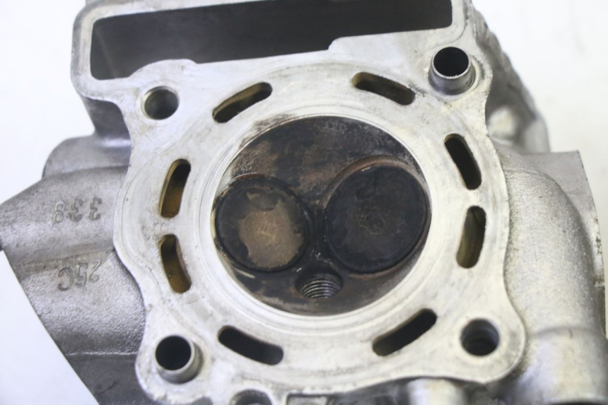 photo de Cylinder head HONDA FES S-WING SWING ABS 125 (2007 - 2015) - Alternative angle