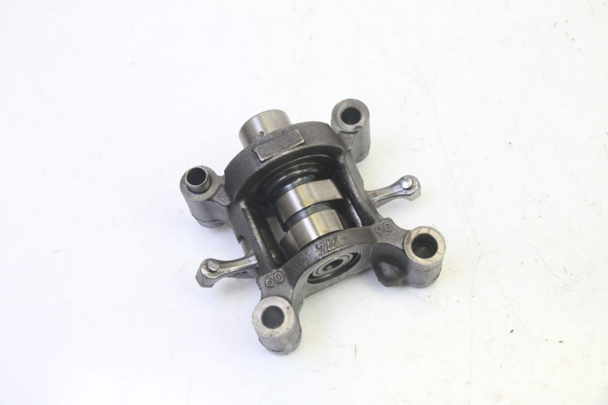 photo de Cylinder head HONDA FES S-WING SWING ABS 125 (2007 - 2015) - Zoom on usage condition