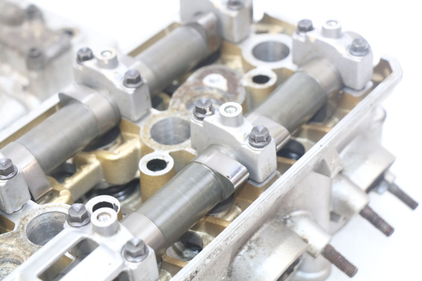 photo de CYLINDER HEAD YAMAHA FJR ABS 1300 (2006 - 2012) - Alternative angle