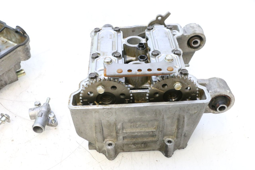 photo de CYLINDER HEAD HONDA FJS SILVER WING SILVERWING 400 (2005 - 2008) - Used quality zoom