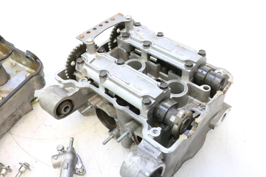 photo de CYLINDER HEAD HONDA FJS SILVER WING SILVERWING 400 (2005 - 2008) - Component detail