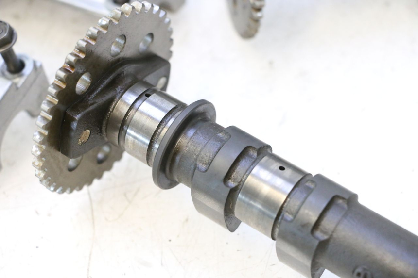 photo de CYLINDER HEAD HONDA FJS SILVER WING SILVERWING 400 (2005 - 2008) - Component zoom