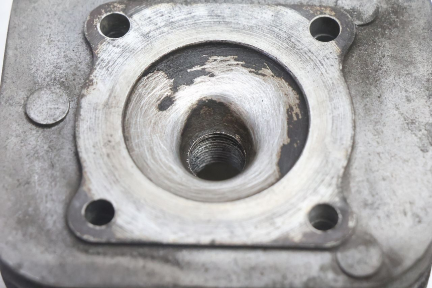 photo de CYLINDER HEAD PIAGGIO FLY 2T 50 (2004 - 2017) - Fixing points details