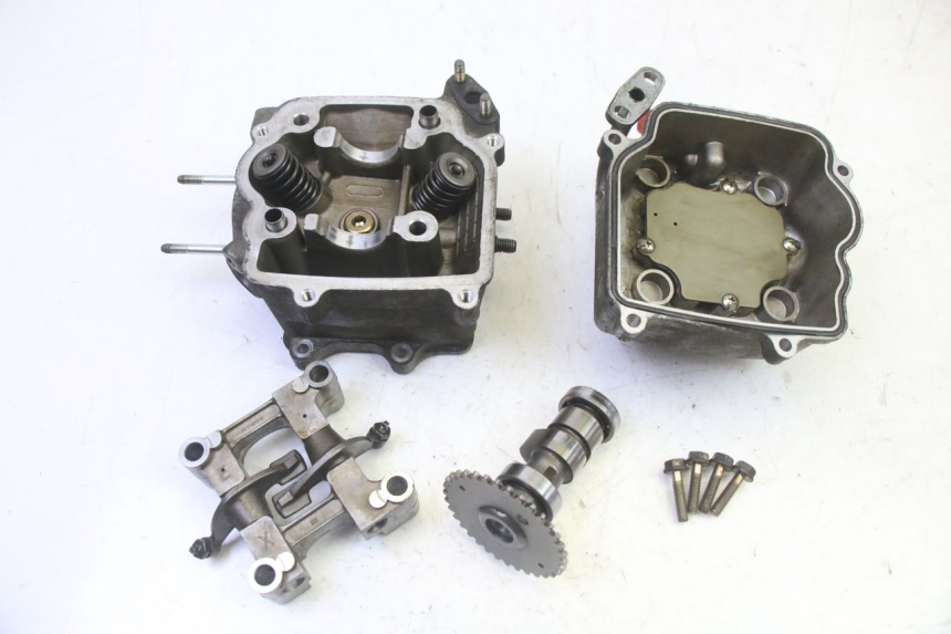 photo de CYLINDER HEAD KYMCO GRAND DINK 125 (2008 - 2014) - Additional view of the item