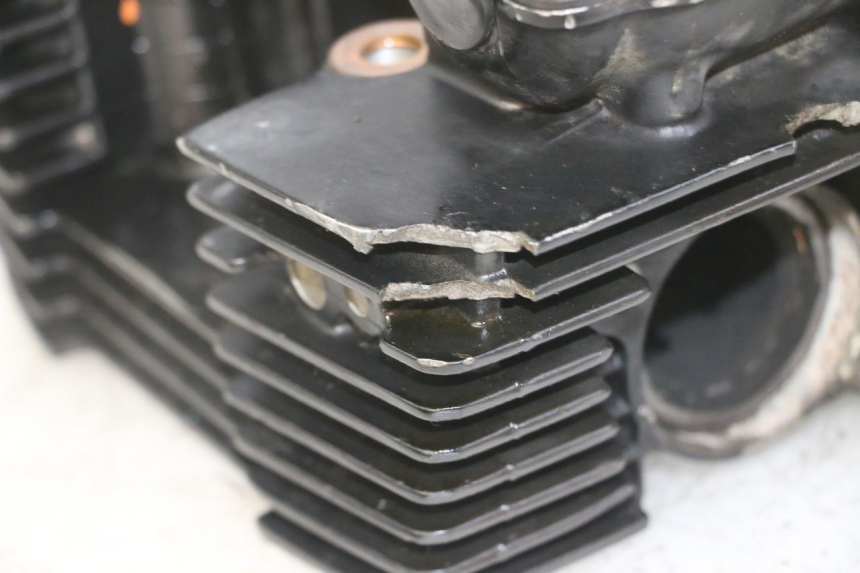 photo de CYLINDER HEAD SUZUKI GS GSE 500 (2001 - 2003) - Alternative perspective