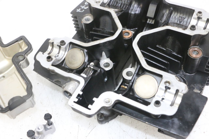 photo de CYLINDER HEAD SUZUKI GS GSE 500 (2001 - 2003) - Distinctive features