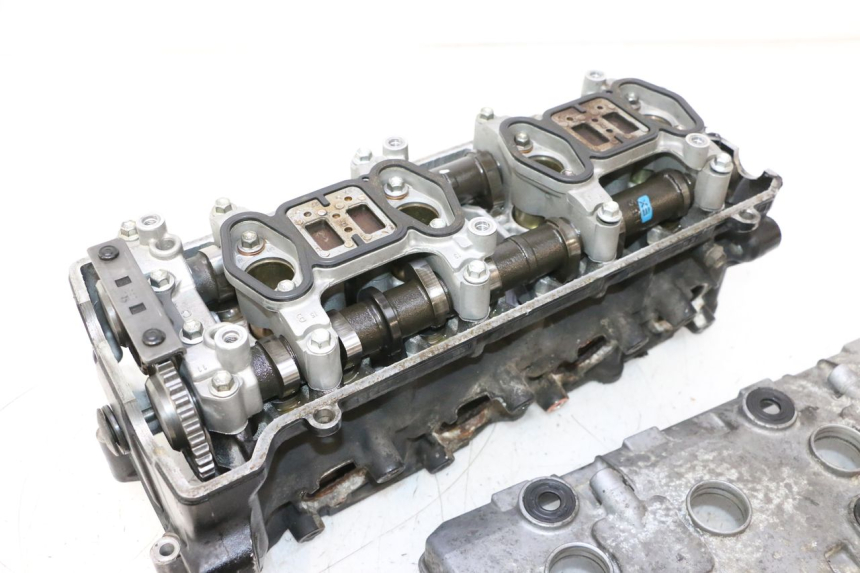 photo de CYLINDER HEAD SUZUKI GSR 600 (2005 - 2012) - Spare part profile view