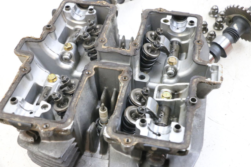 photo de CYLINDER HEAD SUZUKI GSX E 250 (1982 - 1983) - Used quality zoom